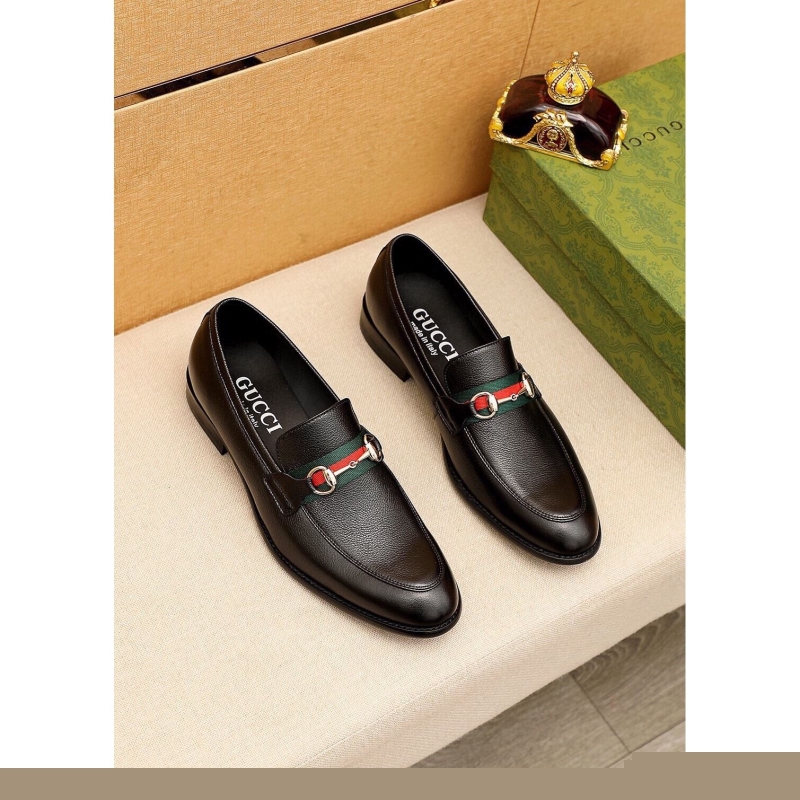G*u*i leather shoes